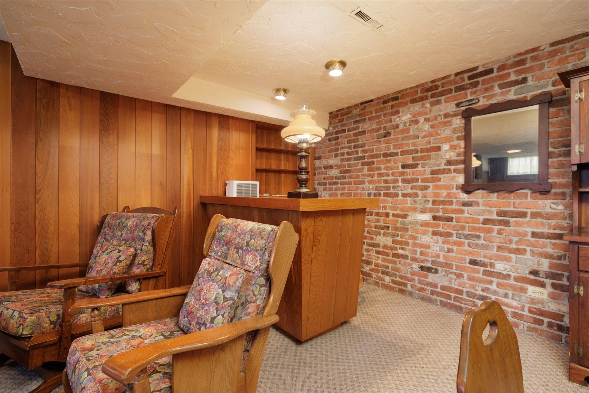 









22


Av. Circle

,
Pointe-Claire,




QC
H9R1X1

