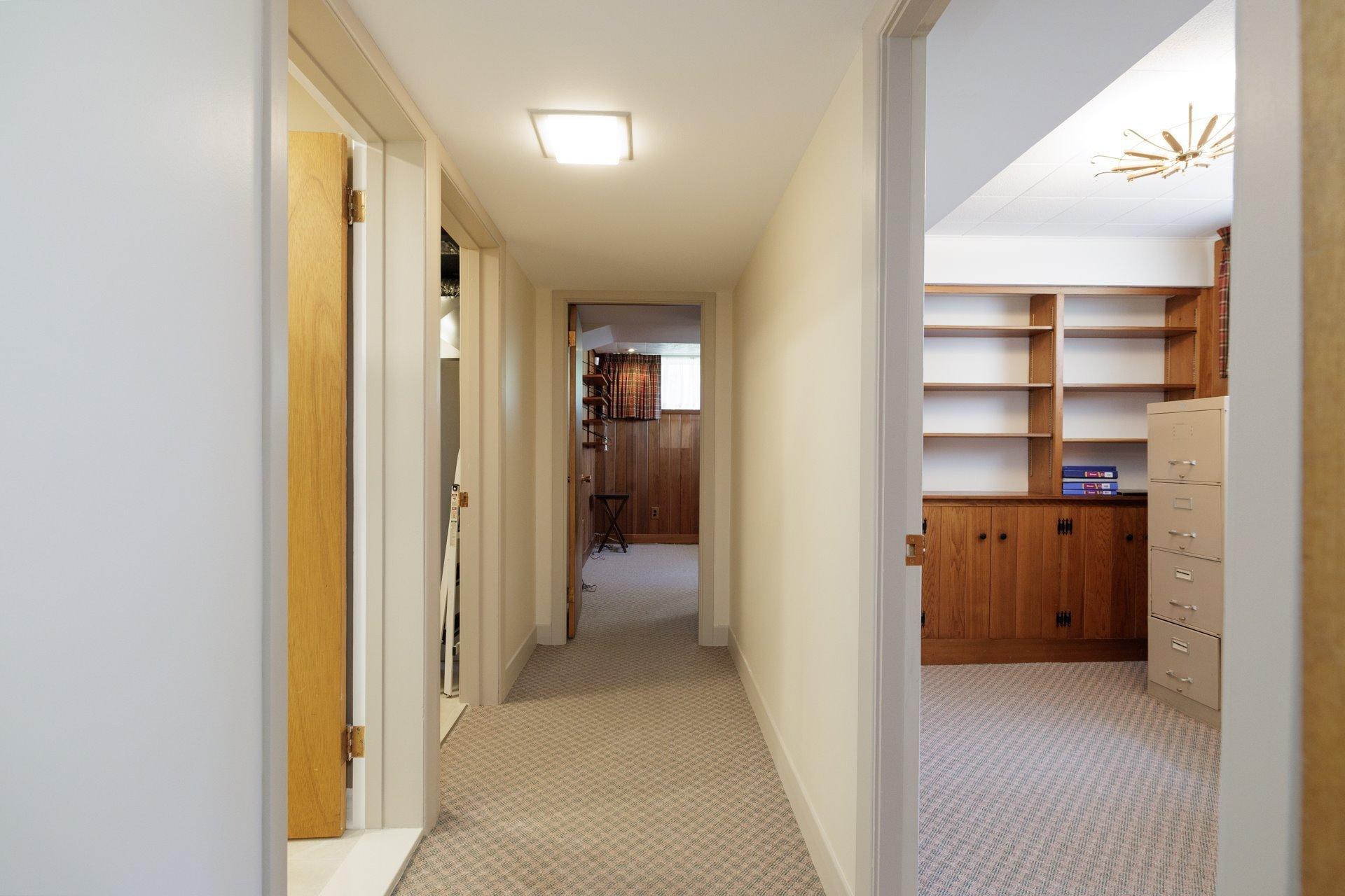 









22


Av. Circle

,
Pointe-Claire,




QC
H9R1X1

