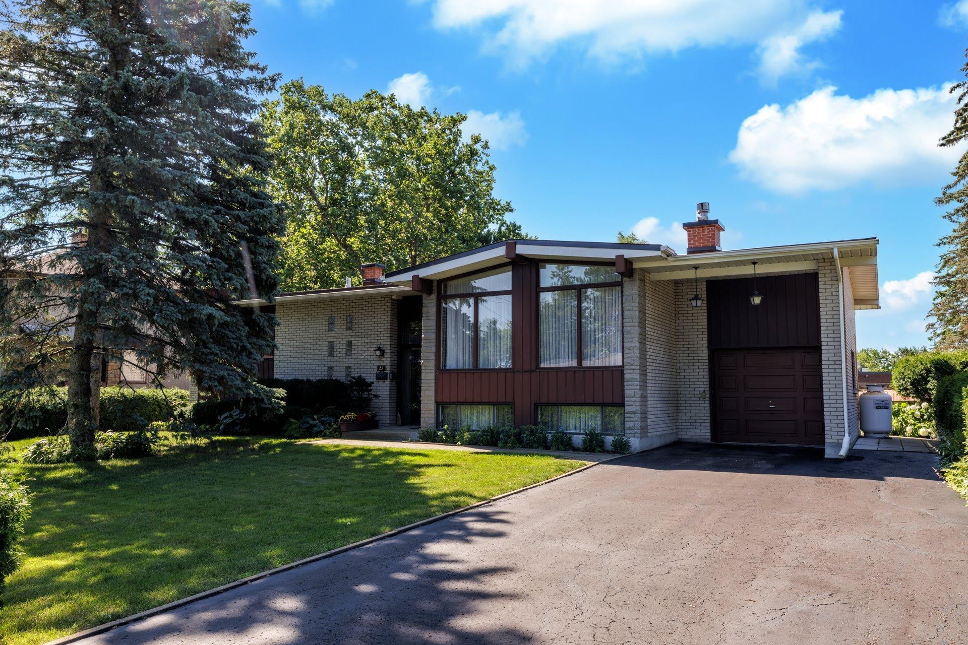 









22


Av. Circle

,
Pointe-Claire,




QC
H9R1X1

