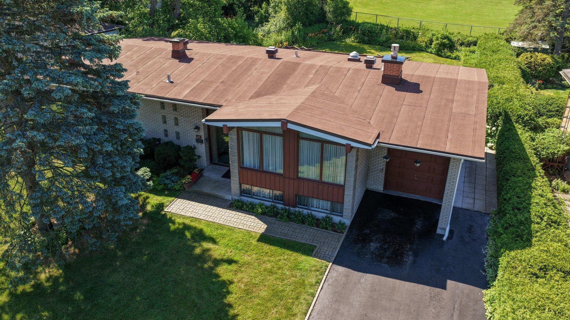 









22


Av. Circle

,
Pointe-Claire,




QC
H9R1X1

