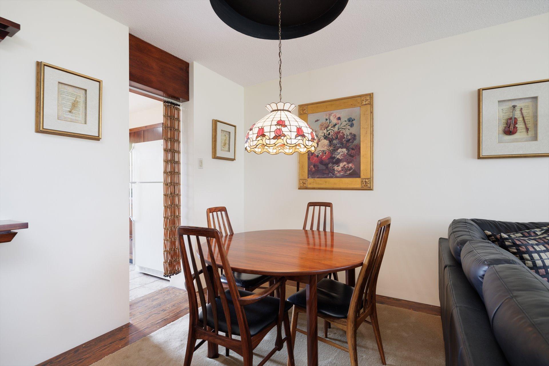









22


Av. Circle

,
Pointe-Claire,




QC
H9R1X1

