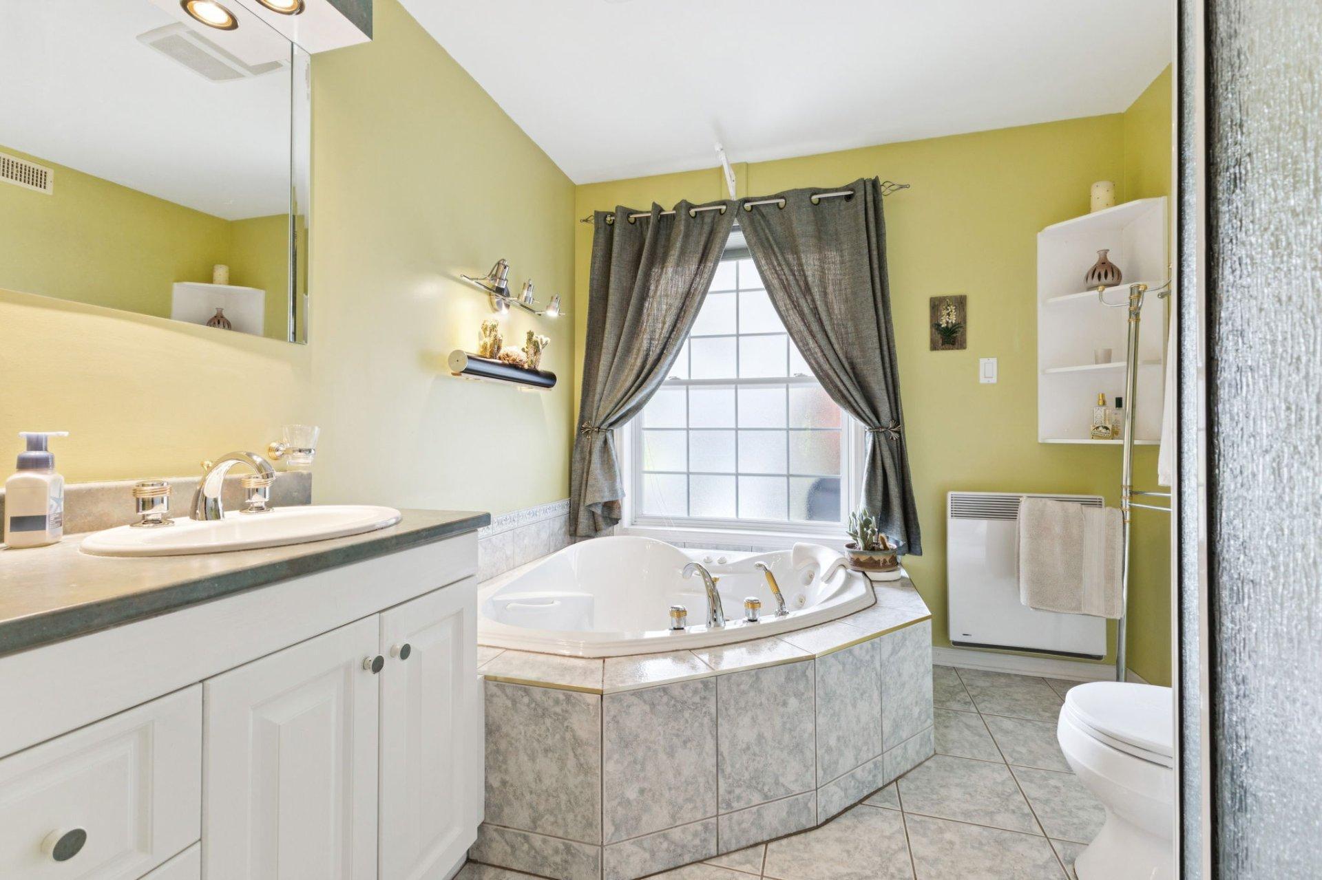 









78


Rue du Père-Bériault

,
Gatineau (Gatineau),




QC
J8V1N2

