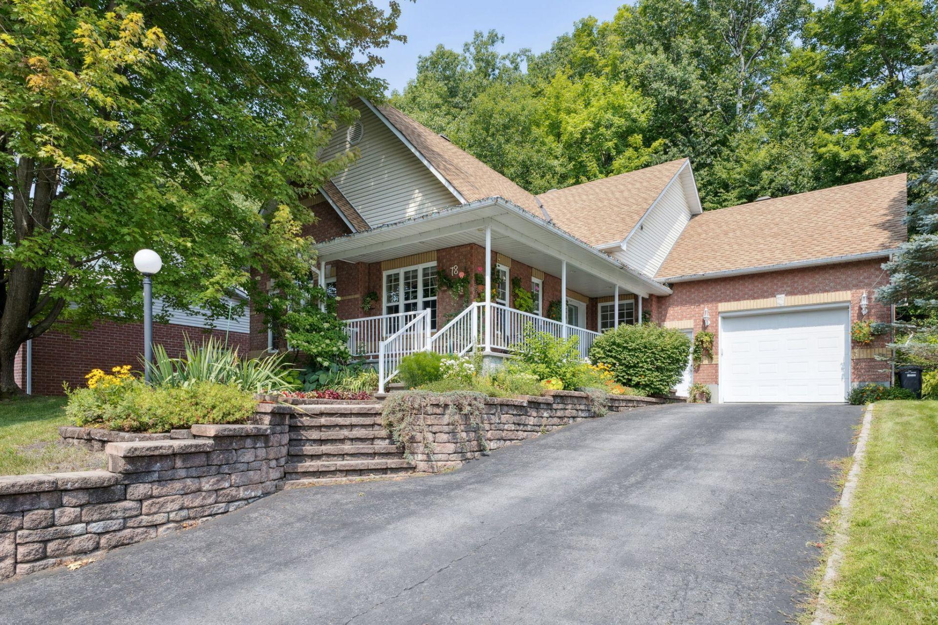 









78


Rue du Père-Bériault

,
Gatineau (Gatineau),




QC
J8V1N2

