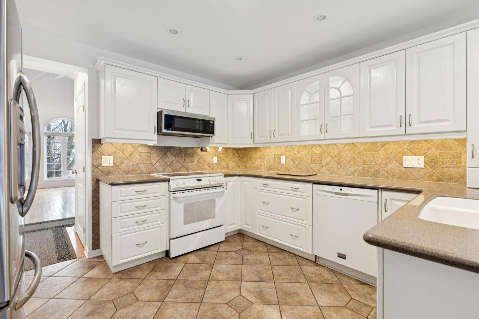 









78


Rue du Père-Bériault

,
Gatineau (Gatineau),




QC
J8V1N2

