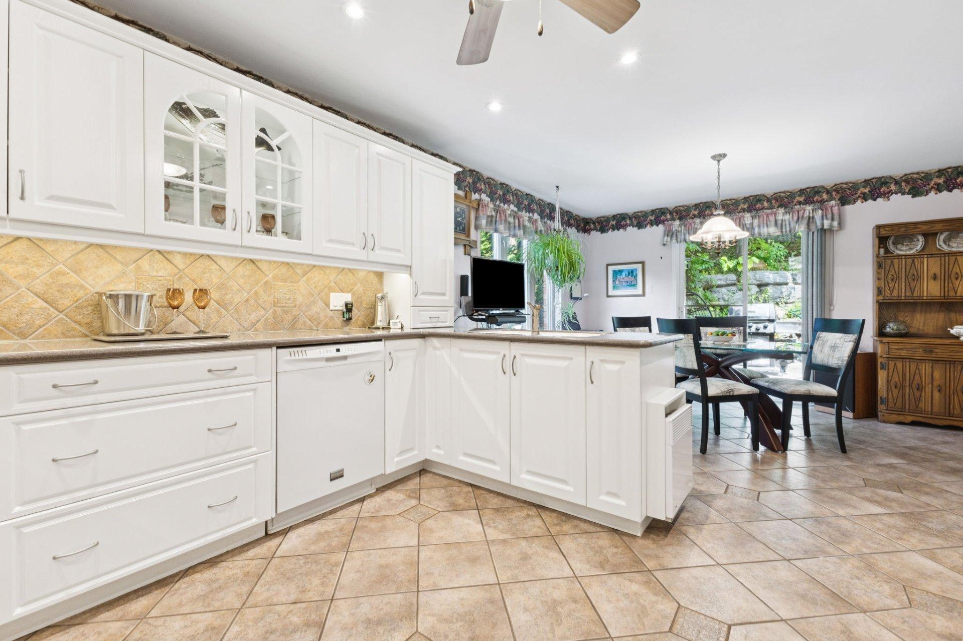 









78


Rue du Père-Bériault

,
Gatineau (Gatineau),




QC
J8V1N2

