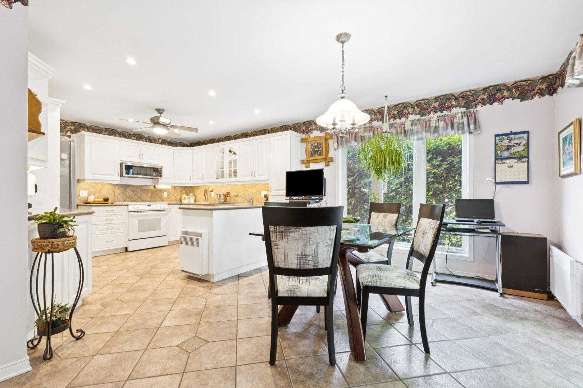 









78


Rue du Père-Bériault

,
Gatineau (Gatineau),




QC
J8V1N2

