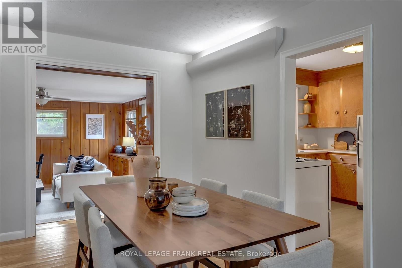 












976 GLEBEMOUNT CRESCENT

,
Peterborough North (Central),




Ontario
K9H6L9

