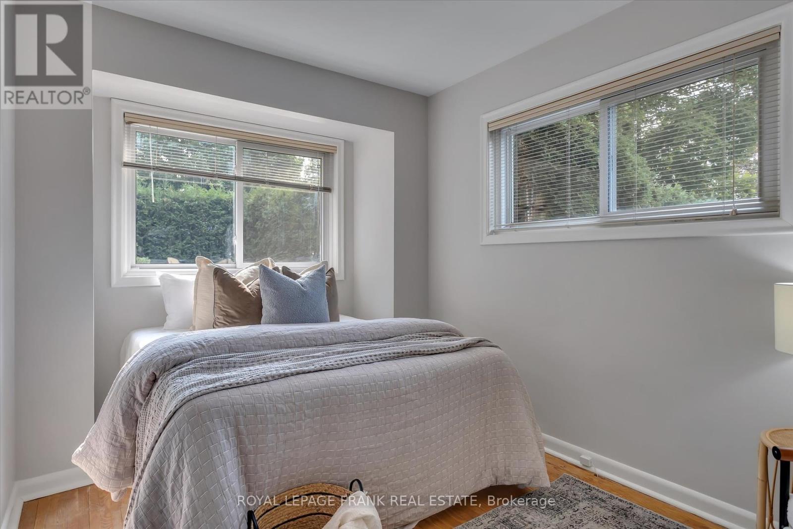 












976 GLEBEMOUNT CRESCENT

,
Peterborough North (Central),




Ontario
K9H6L9

