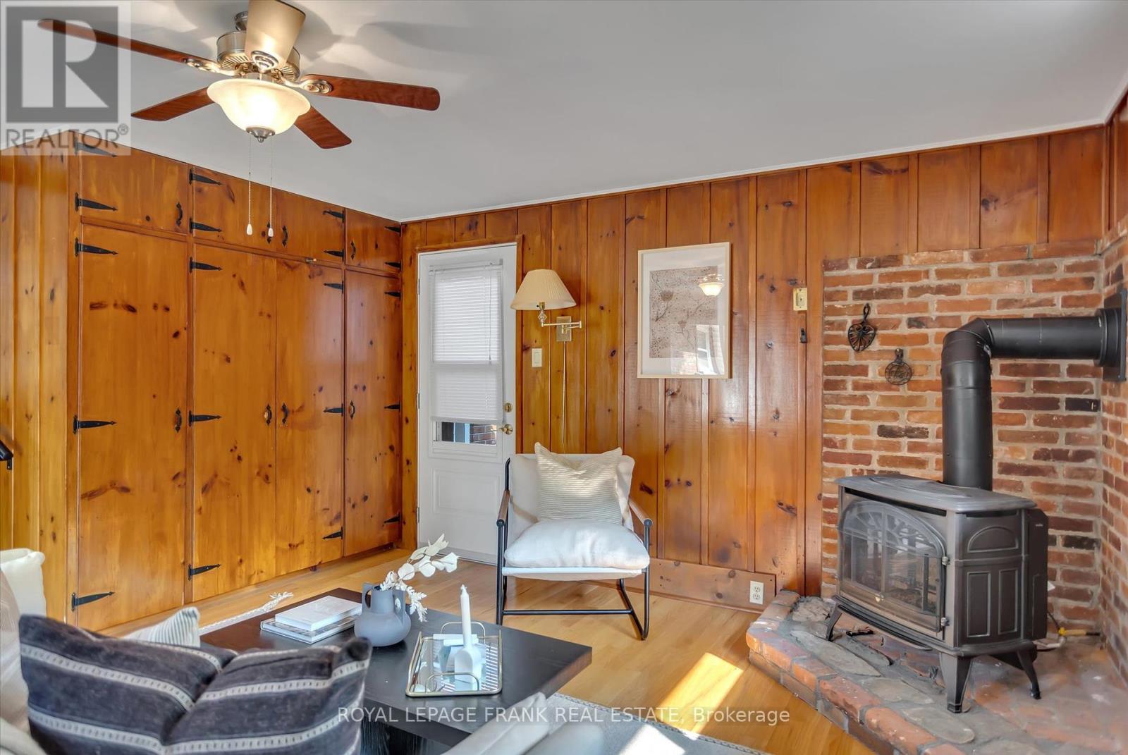












976 GLEBEMOUNT CRESCENT

,
Peterborough North (Central),




Ontario
K9H6L9

