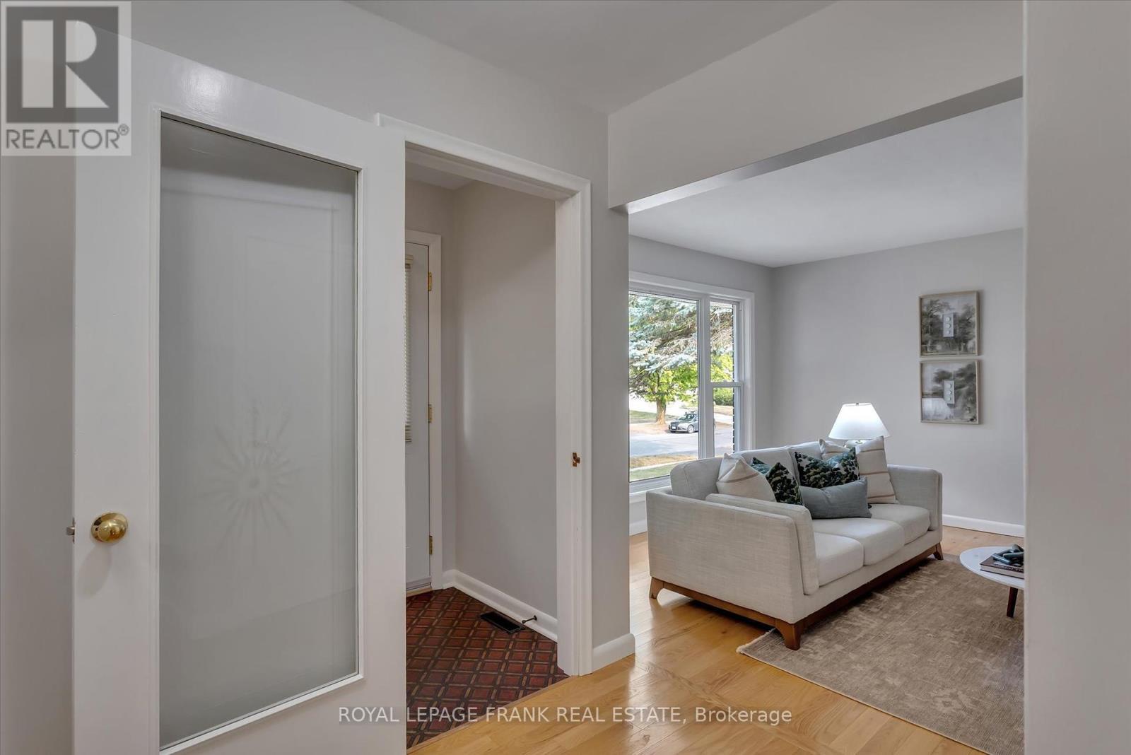 












976 GLEBEMOUNT CRESCENT

,
Peterborough North (Central),




Ontario
K9H6L9

