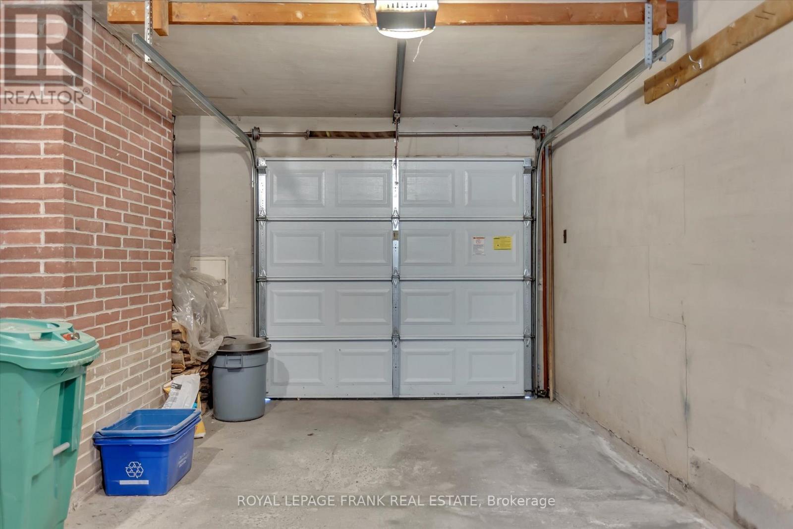 












976 GLEBEMOUNT CRESCENT

,
Peterborough North (Central),




Ontario
K9H6L9

