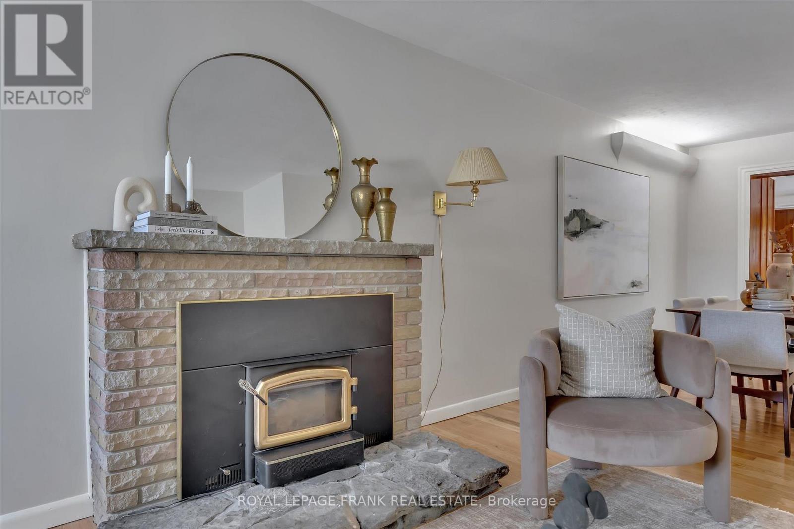 












976 GLEBEMOUNT CRESCENT

,
Peterborough North (Central),




Ontario
K9H6L9

