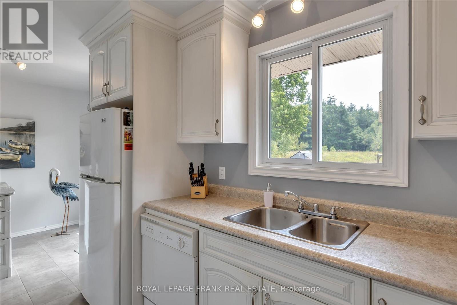 












419 SOUTH BEACH ROAD

,
Douro-Dummer,




Ontario
K0L2H0

