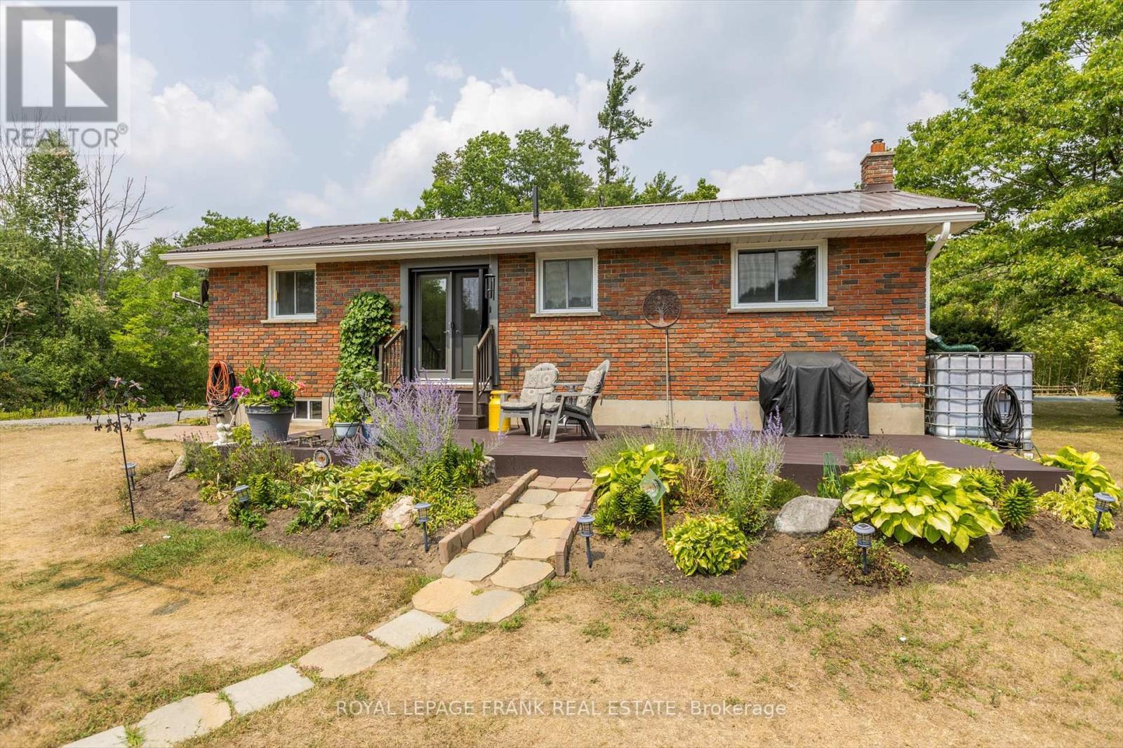 












419 SOUTH BEACH ROAD

,
Douro-Dummer,




Ontario
K0L2H0

