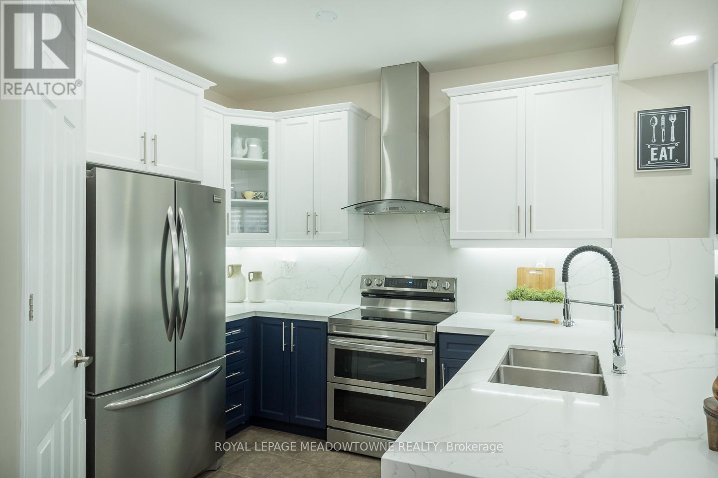 












501 TYRONE CRESCENT

,
Milton,




Ontario
L9T8J5

