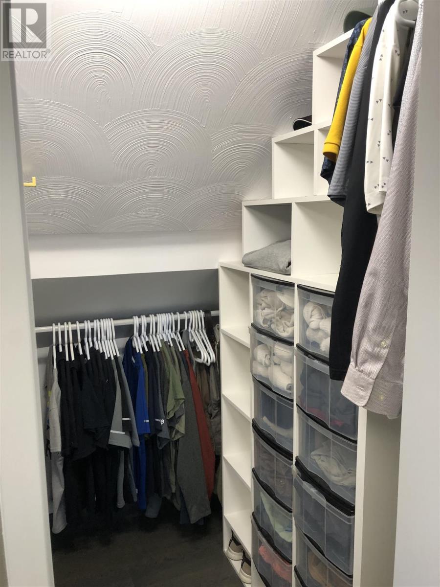 












144 Hillside DR S

,
Elliot Lake,




Ontario
P5A1N1

