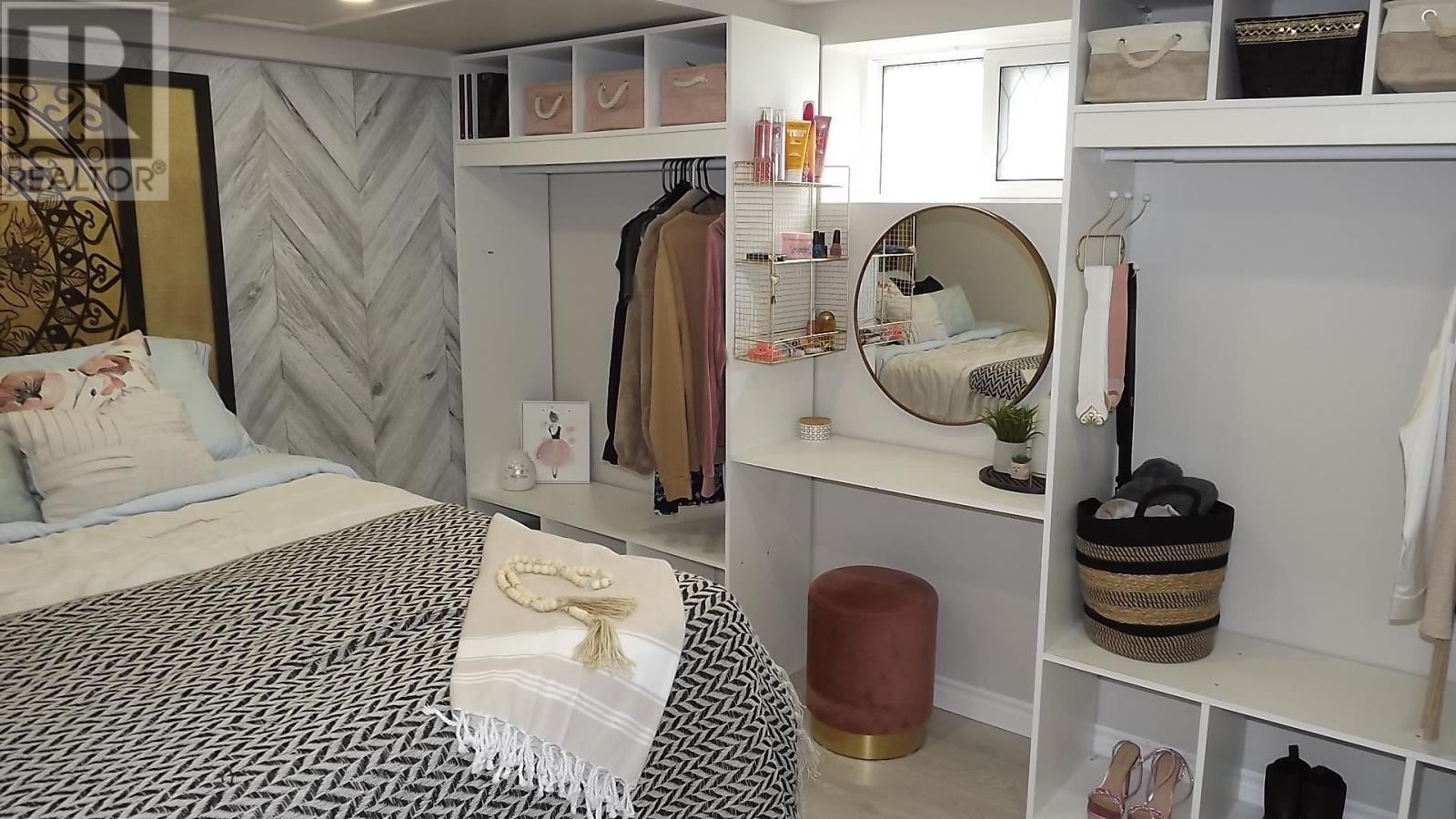 












144 Hillside DR S

,
Elliot Lake,




Ontario
P5A1N1

