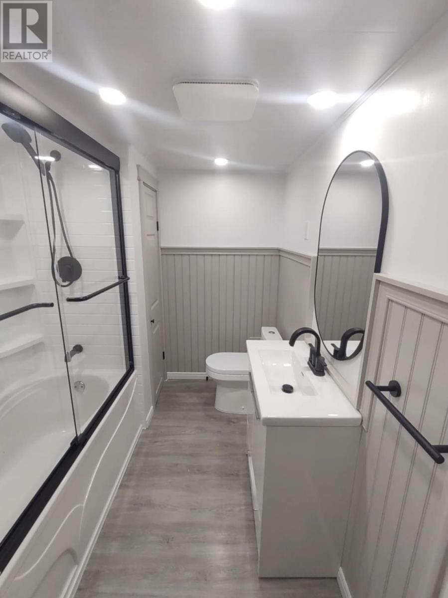 












144 Hillside DR S

,
Elliot Lake,




Ontario
P5A1N1

