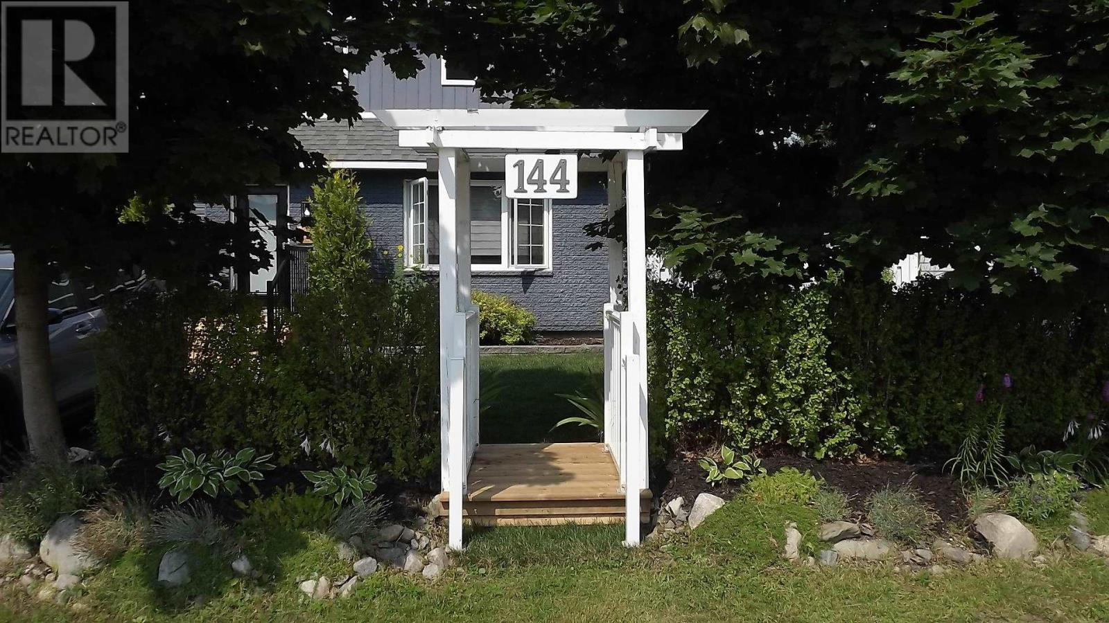 












144 Hillside DR S

,
Elliot Lake,




Ontario
P5A1N1

