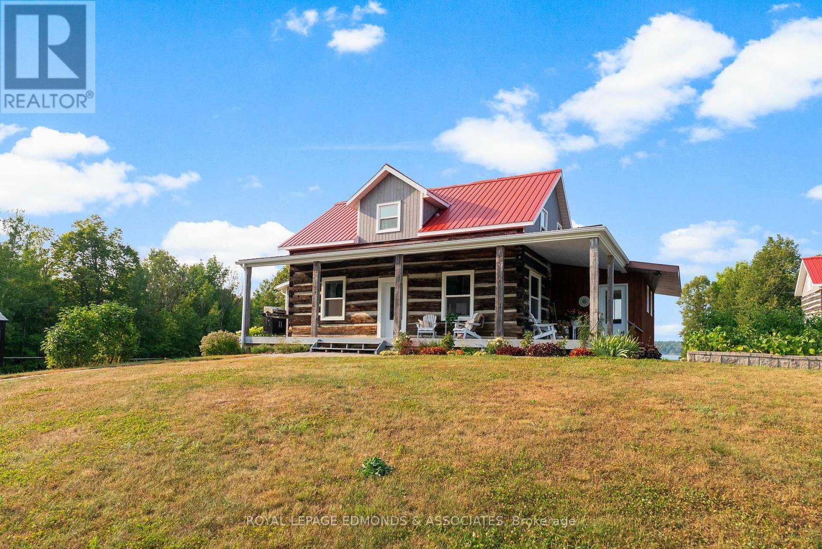 












172 MINK LAKE ROAD

,
North Algona Wilberforce,




Ontario
K0J1T0

