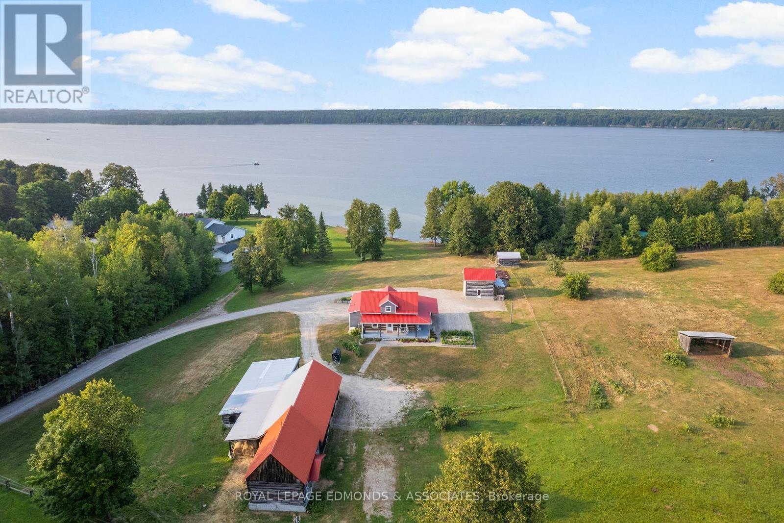 












172 MINK LAKE ROAD

,
North Algona Wilberforce,




Ontario
K0J1T0

