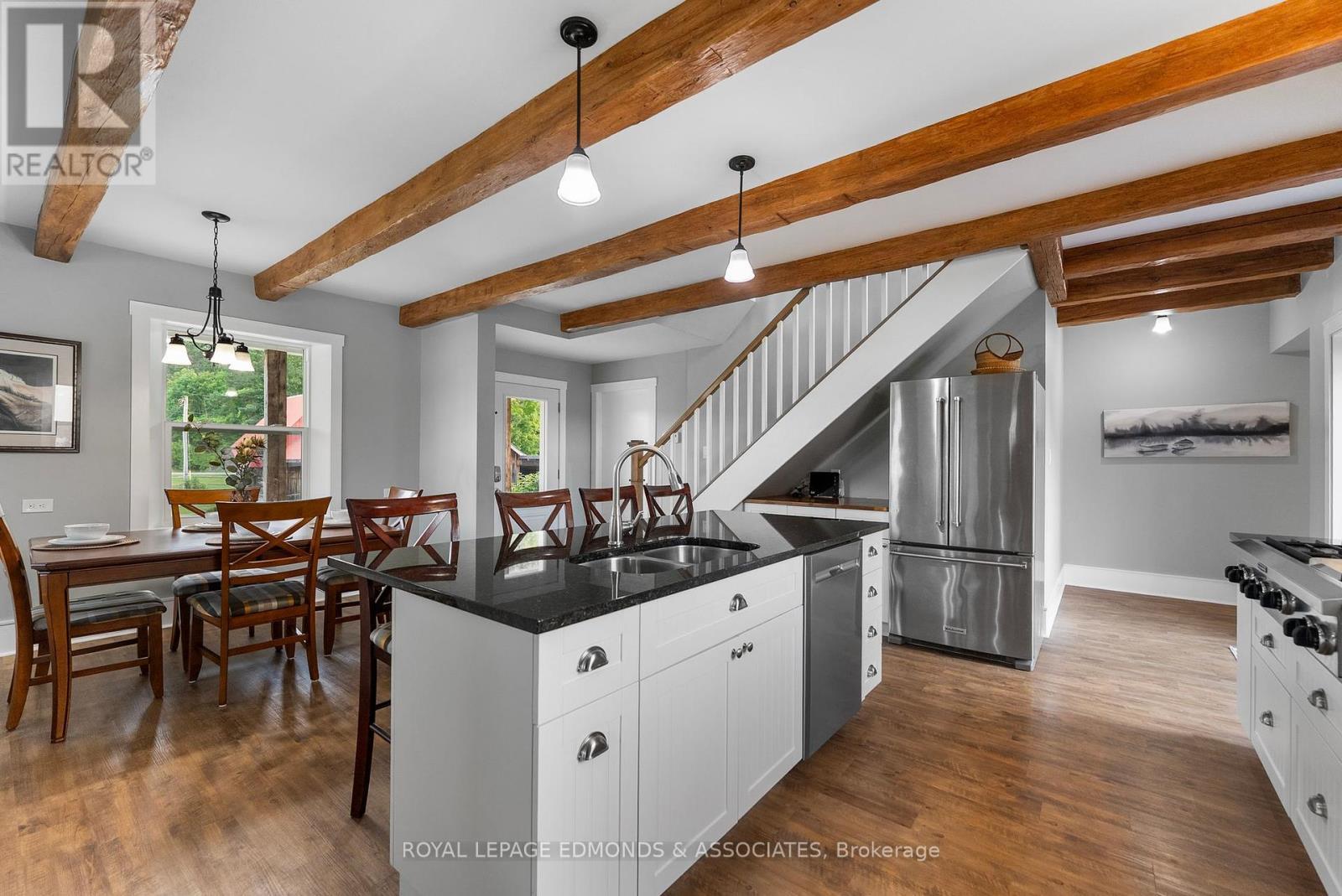 












172 MINK LAKE ROAD

,
North Algona Wilberforce,




Ontario
K0J1T0

