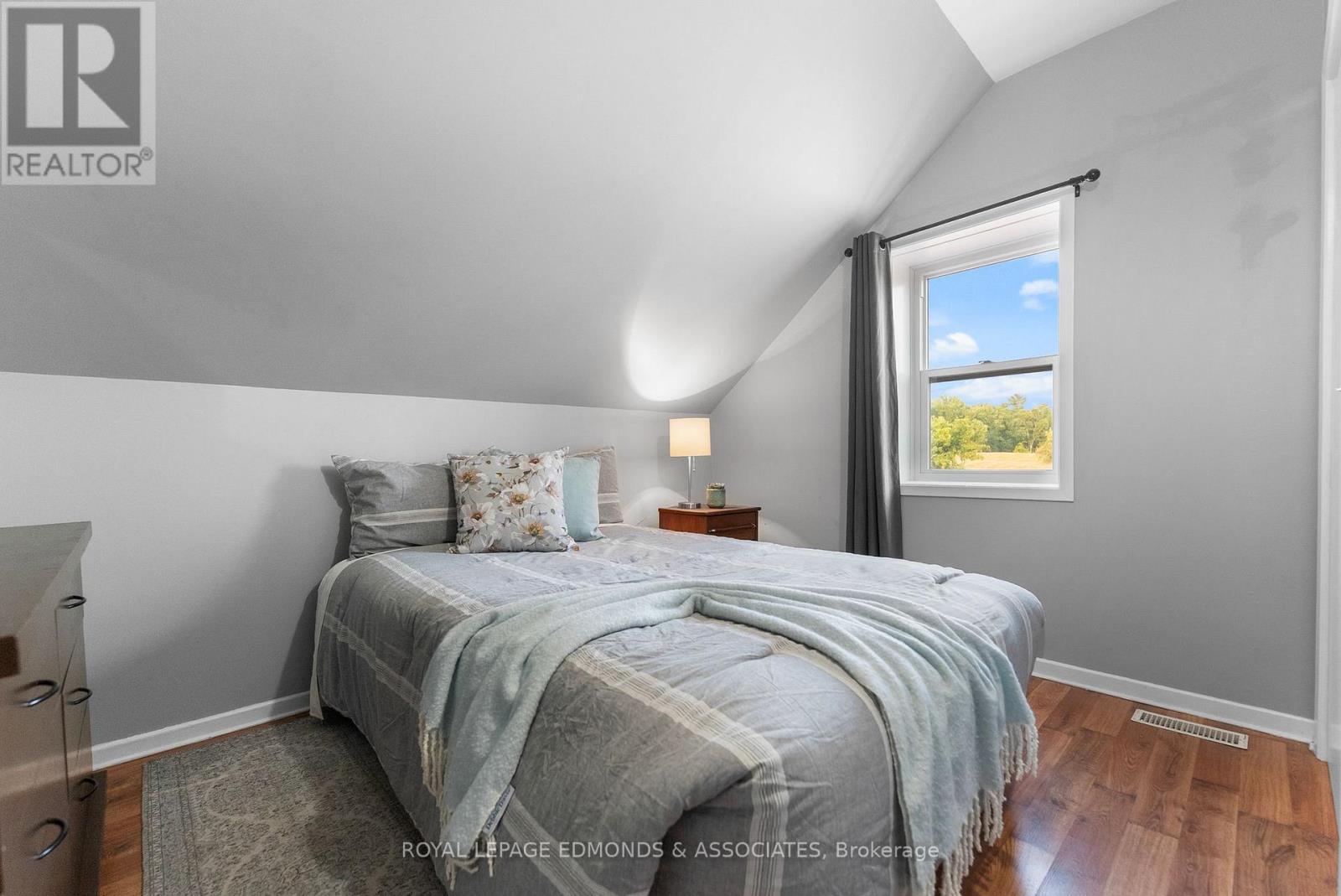 












172 MINK LAKE ROAD

,
North Algona Wilberforce,




Ontario
K0J1T0

