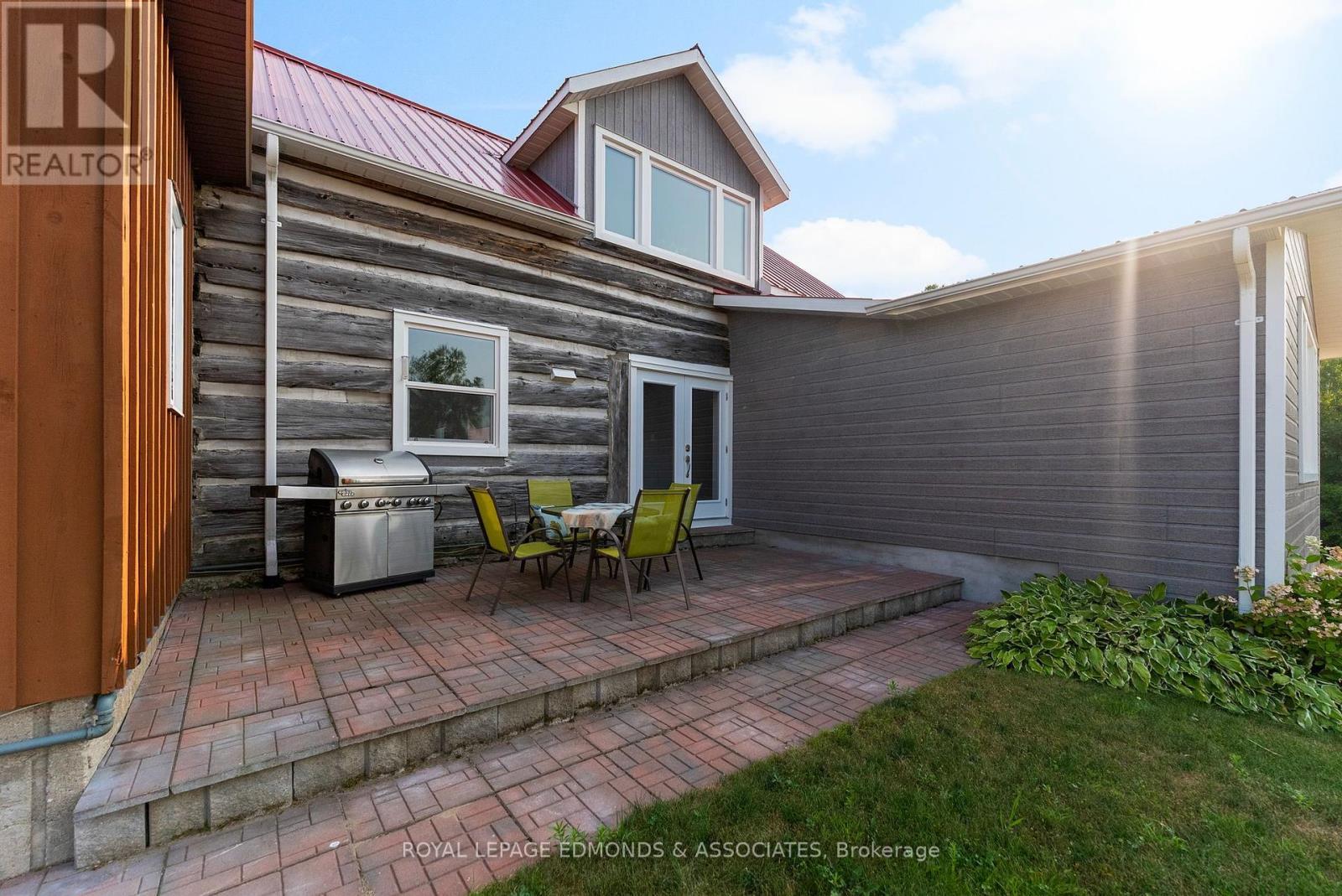 












172 MINK LAKE ROAD

,
North Algona Wilberforce,




Ontario
K0J1T0

