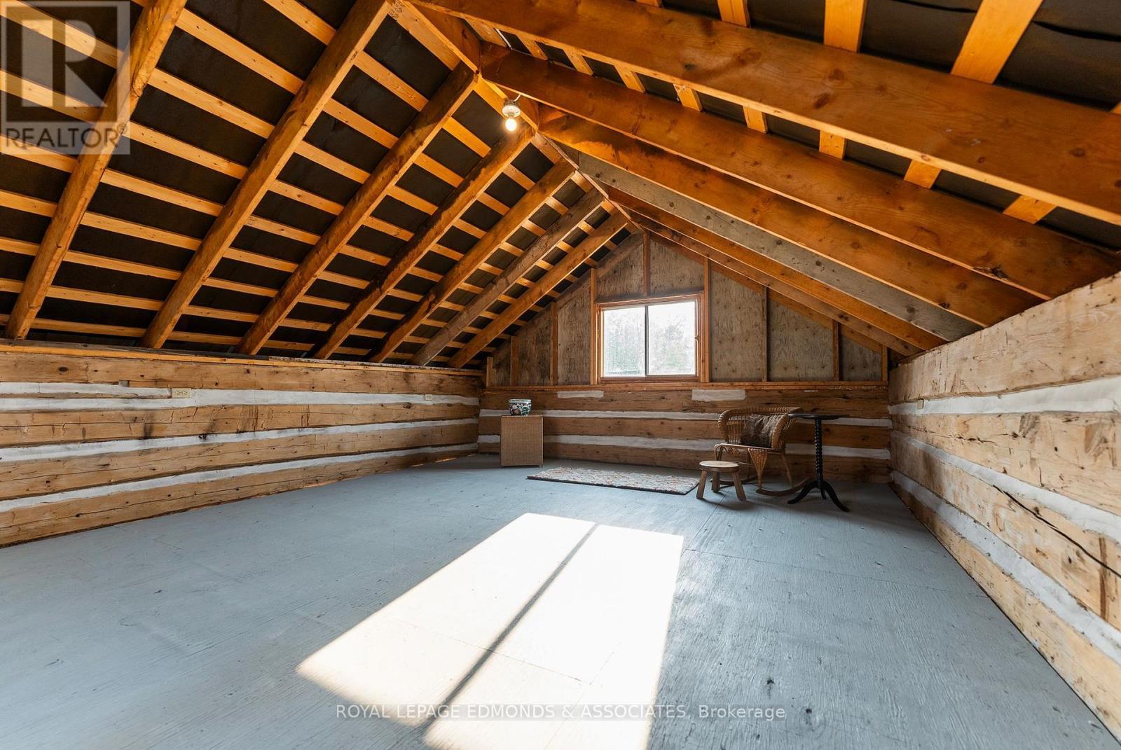 












172 MINK LAKE ROAD

,
North Algona Wilberforce,




Ontario
K0J1T0

