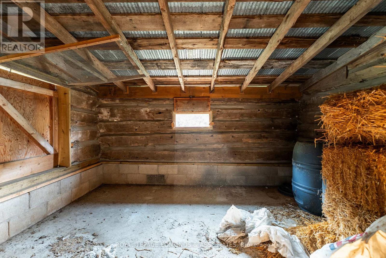 












172 MINK LAKE ROAD

,
North Algona Wilberforce,




Ontario
K0J1T0

