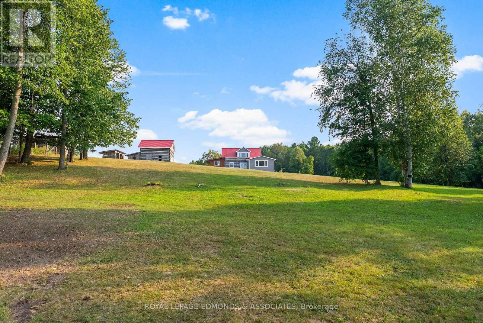 












172 MINK LAKE ROAD

,
North Algona Wilberforce,




Ontario
K0J1T0

