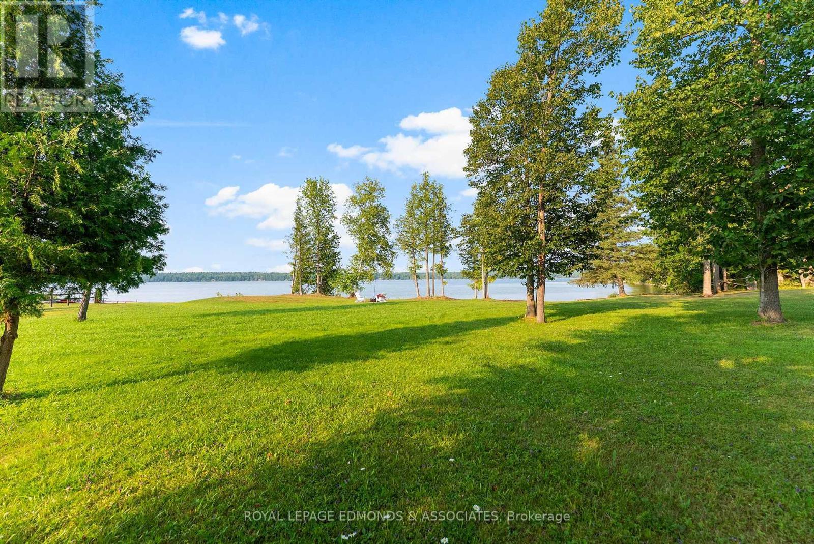 












172 MINK LAKE ROAD

,
North Algona Wilberforce,




Ontario
K0J1T0

