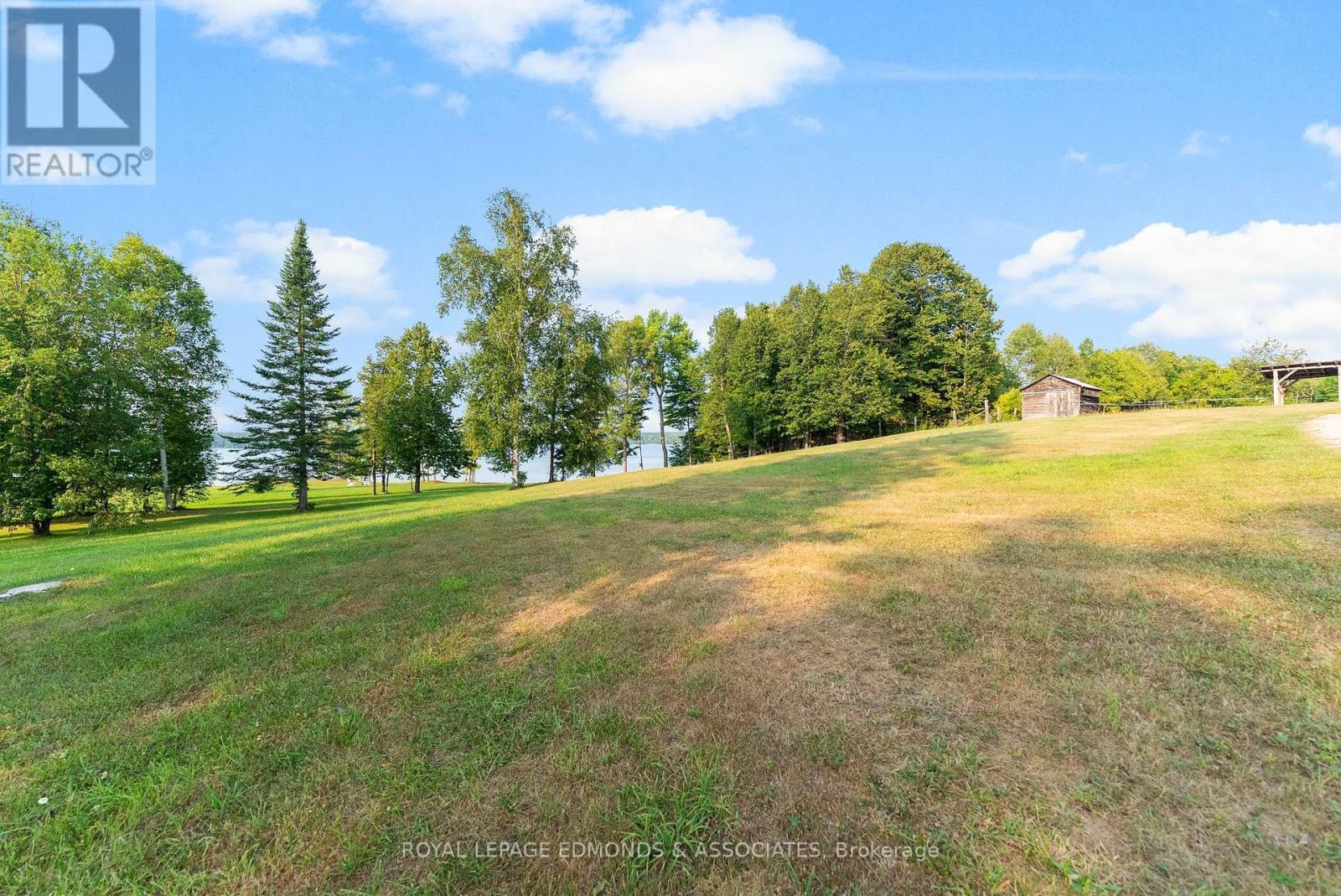 












172 MINK LAKE ROAD

,
North Algona Wilberforce,




Ontario
K0J1T0

