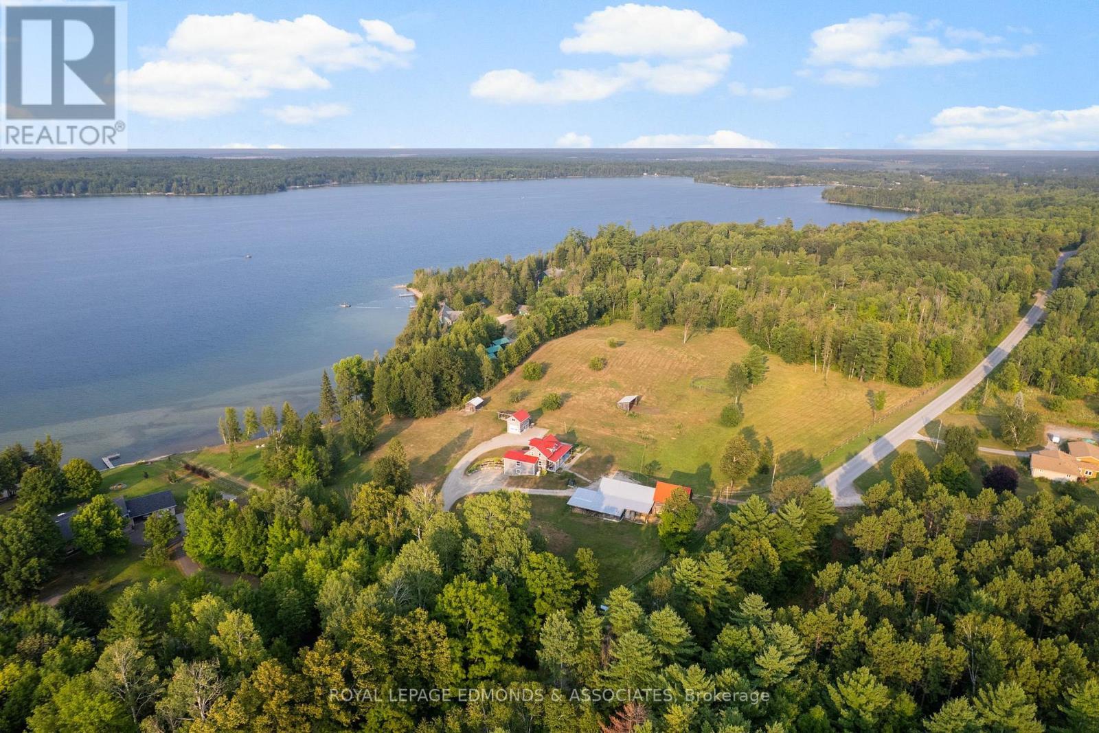 












172 MINK LAKE ROAD

,
North Algona Wilberforce,




Ontario
K0J1T0

