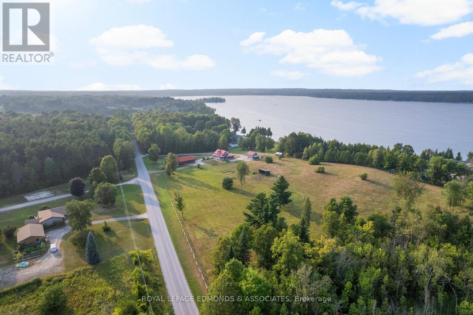 












172 MINK LAKE ROAD

,
North Algona Wilberforce,




Ontario
K0J1T0

