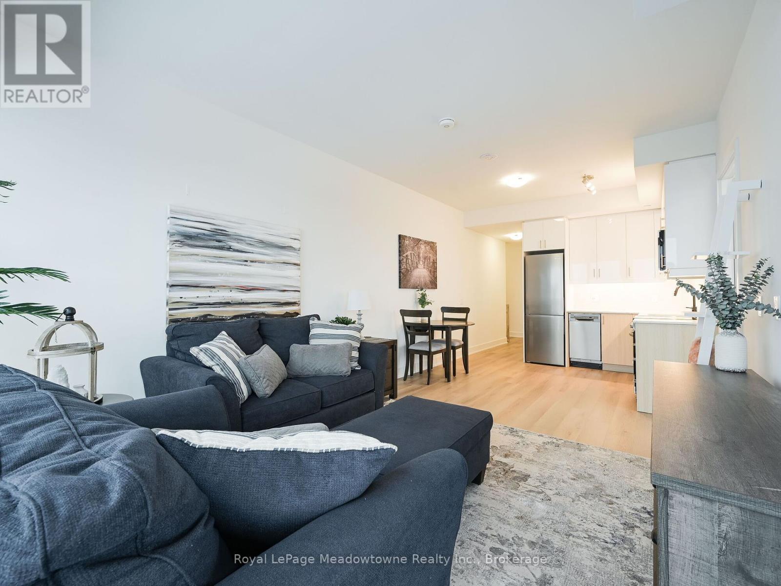 












618 - 2343 KHALSA GATE

,
Oakville (WM Westmount),




Ontario
L6M5R6

