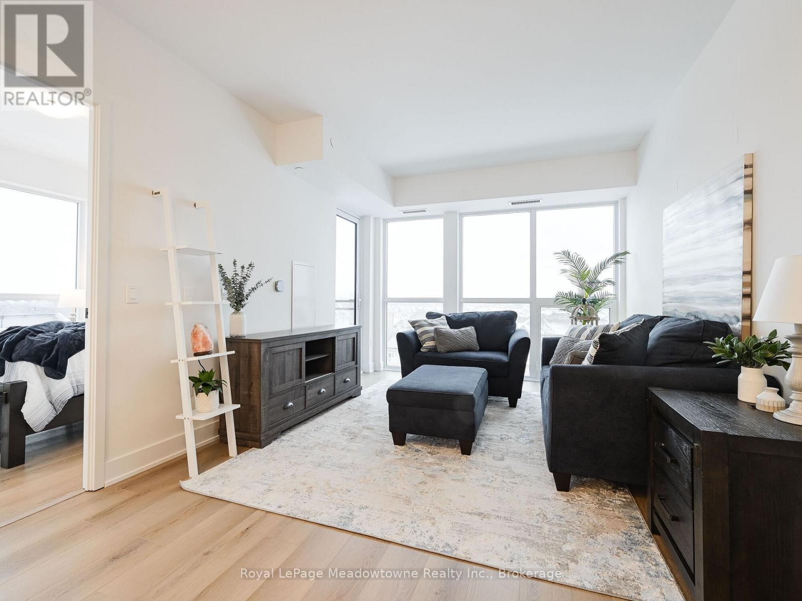 












618 - 2343 KHALSA GATE

,
Oakville (WM Westmount),




Ontario
L6M5R6


