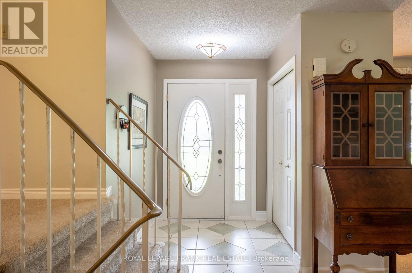 












383 OLD SURREY LANE

,
Kawartha Lakes (Bobcaygeon),




Ontario
K0M1A0

