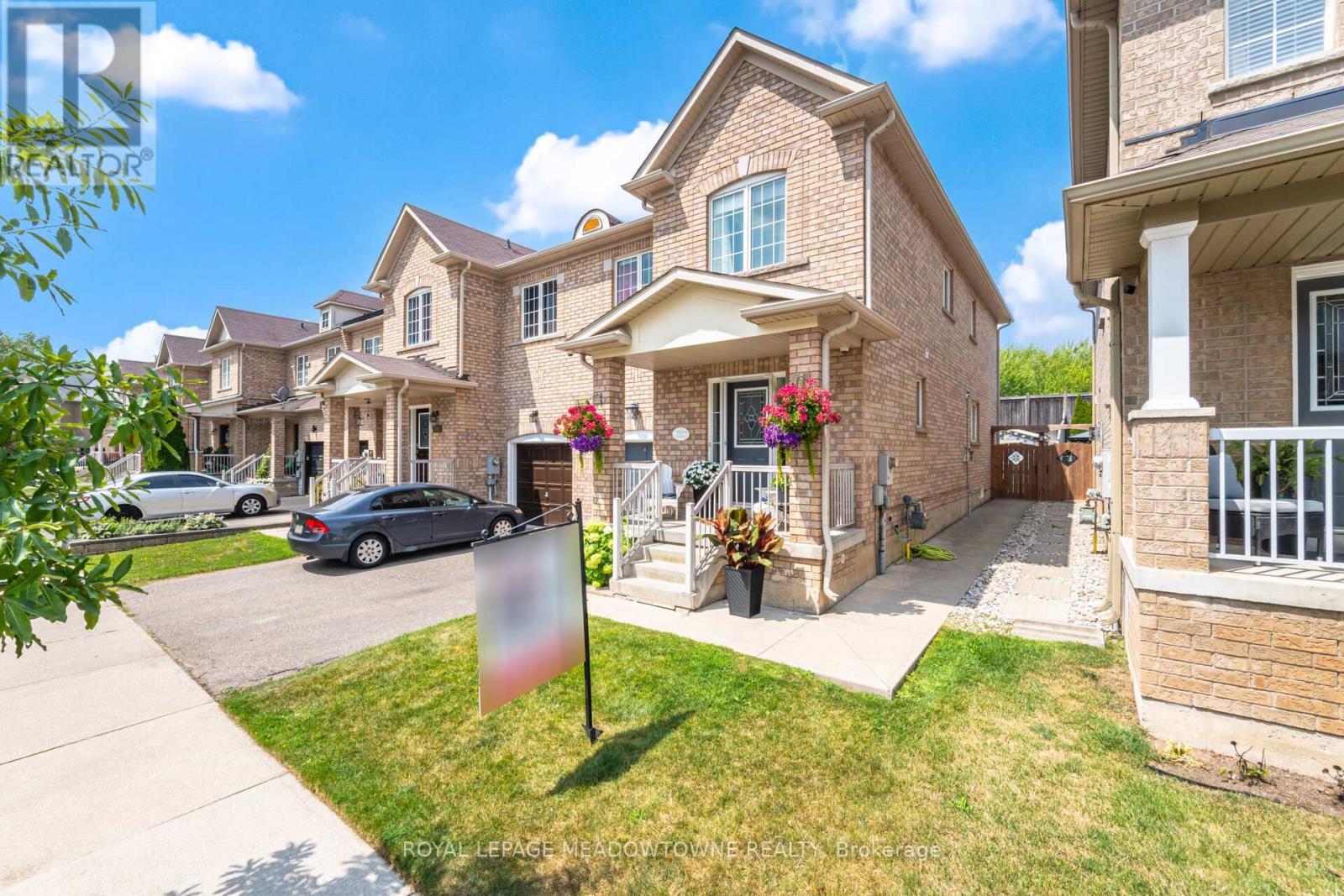 












345 BUSSEL CRESCENT

,
Milton,




Ontario
L9T0W5

