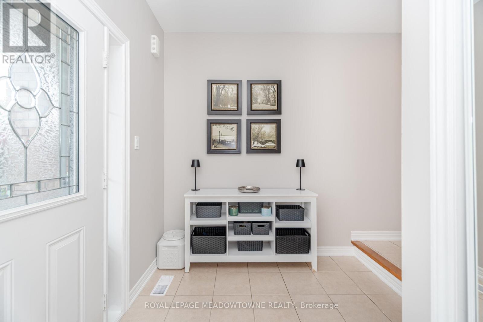 












345 BUSSEL CRESCENT

,
Milton,




Ontario
L9T0W5

