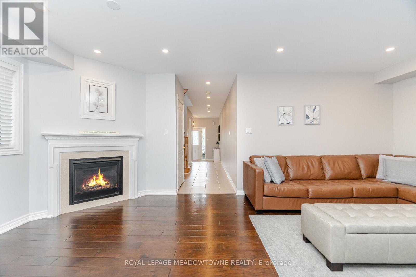 












345 BUSSEL CRESCENT

,
Milton,




Ontario
L9T0W5

