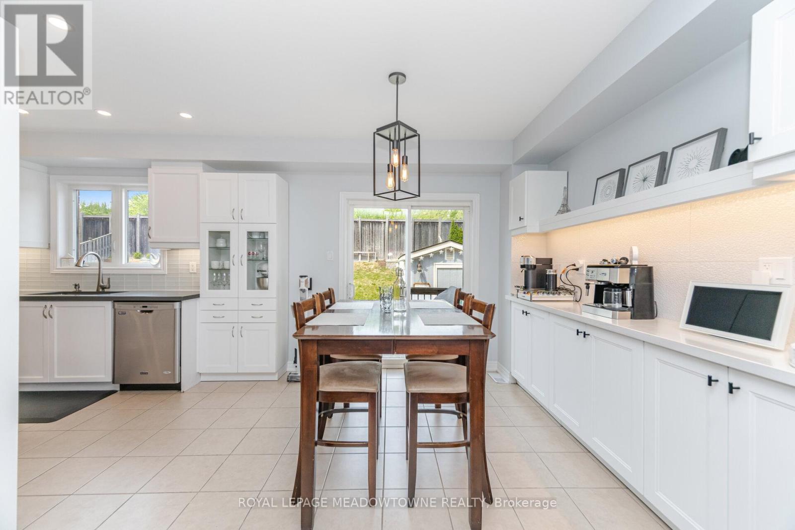 












345 BUSSEL CRESCENT

,
Milton,




Ontario
L9T0W5

