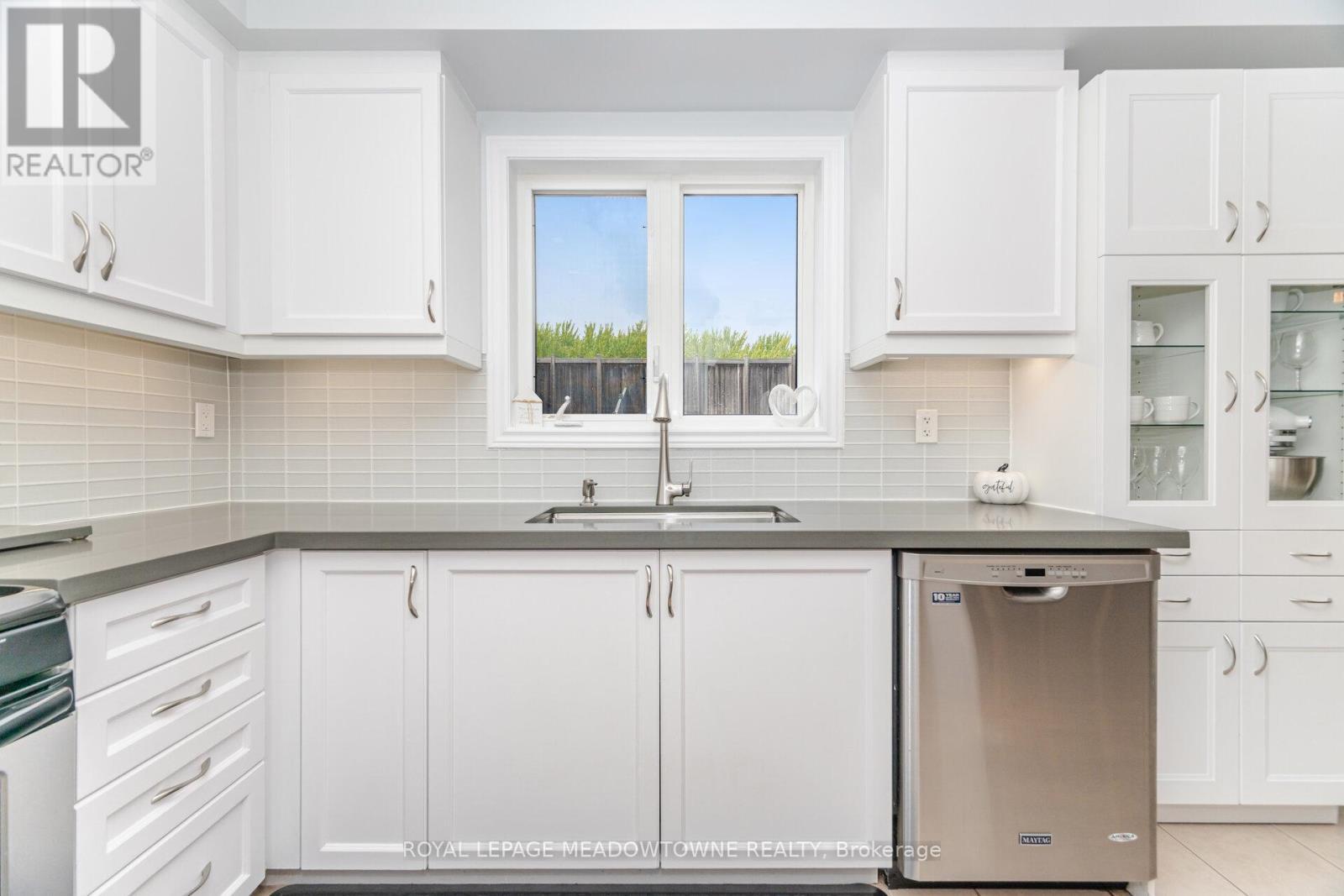 












345 BUSSEL CRESCENT

,
Milton,




Ontario
L9T0W5

