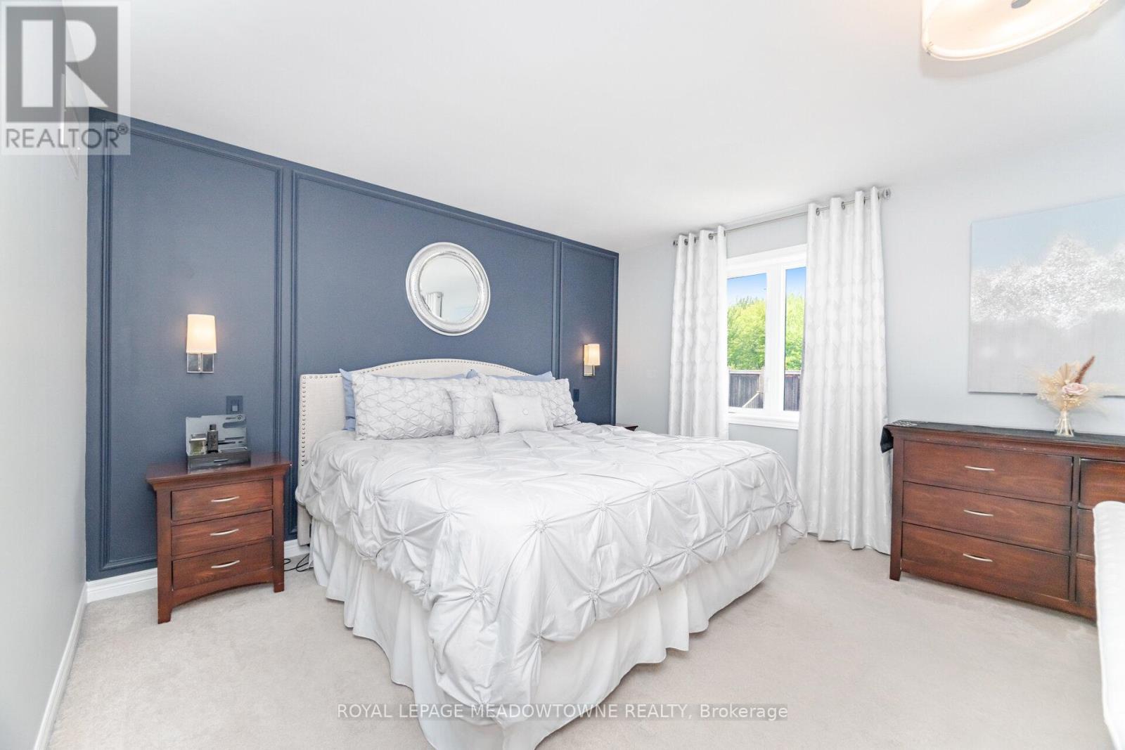 












345 BUSSEL CRESCENT

,
Milton,




Ontario
L9T0W5

