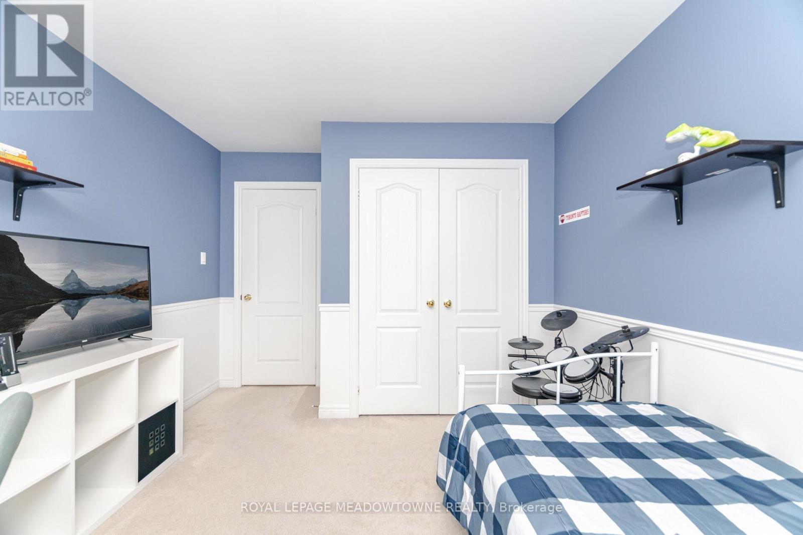 












345 BUSSEL CRESCENT

,
Milton,




Ontario
L9T0W5

