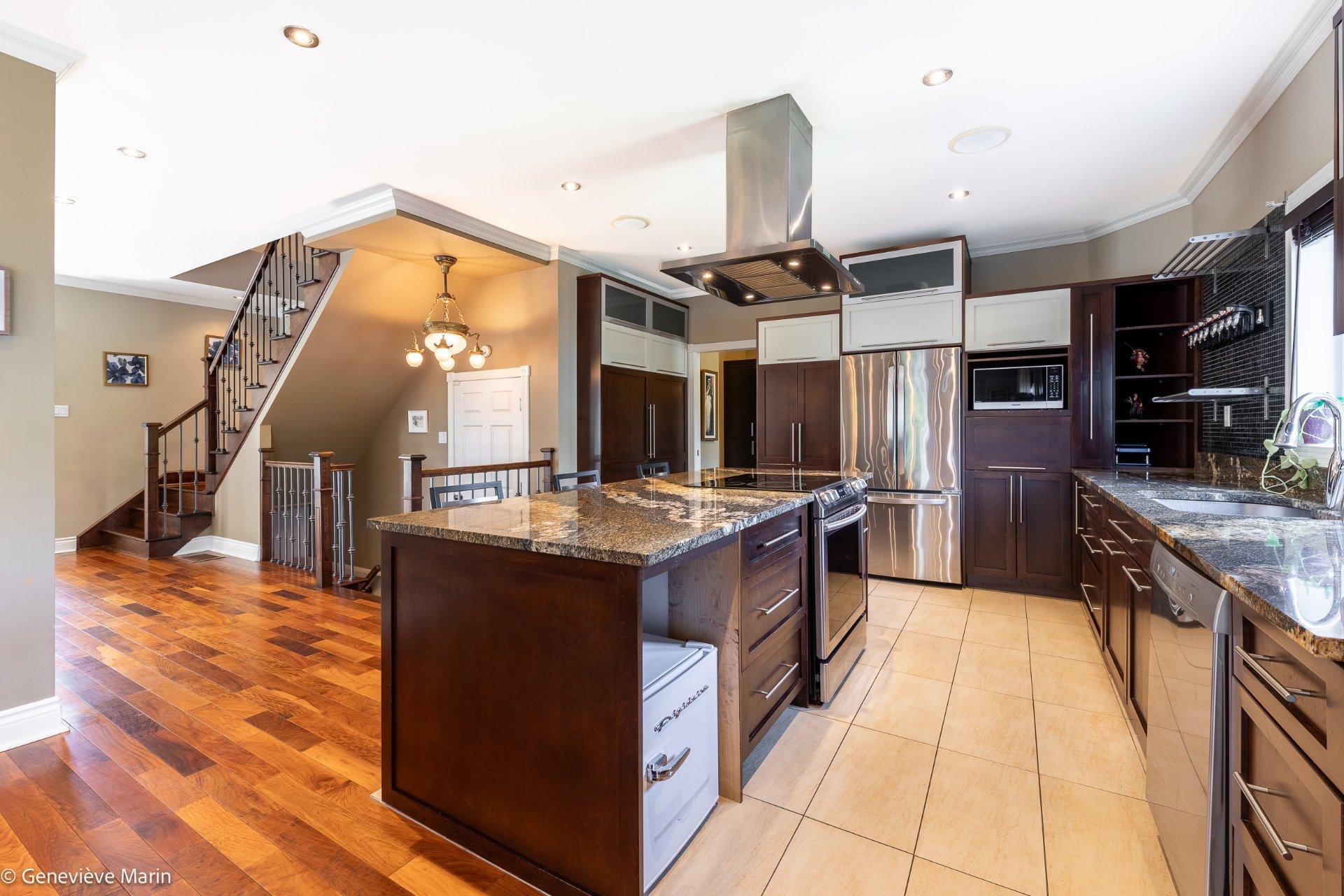 









3200


Rue de l'Aubépine

,
Saint-Bruno-de-Montarville,




QC
J3V0A8

