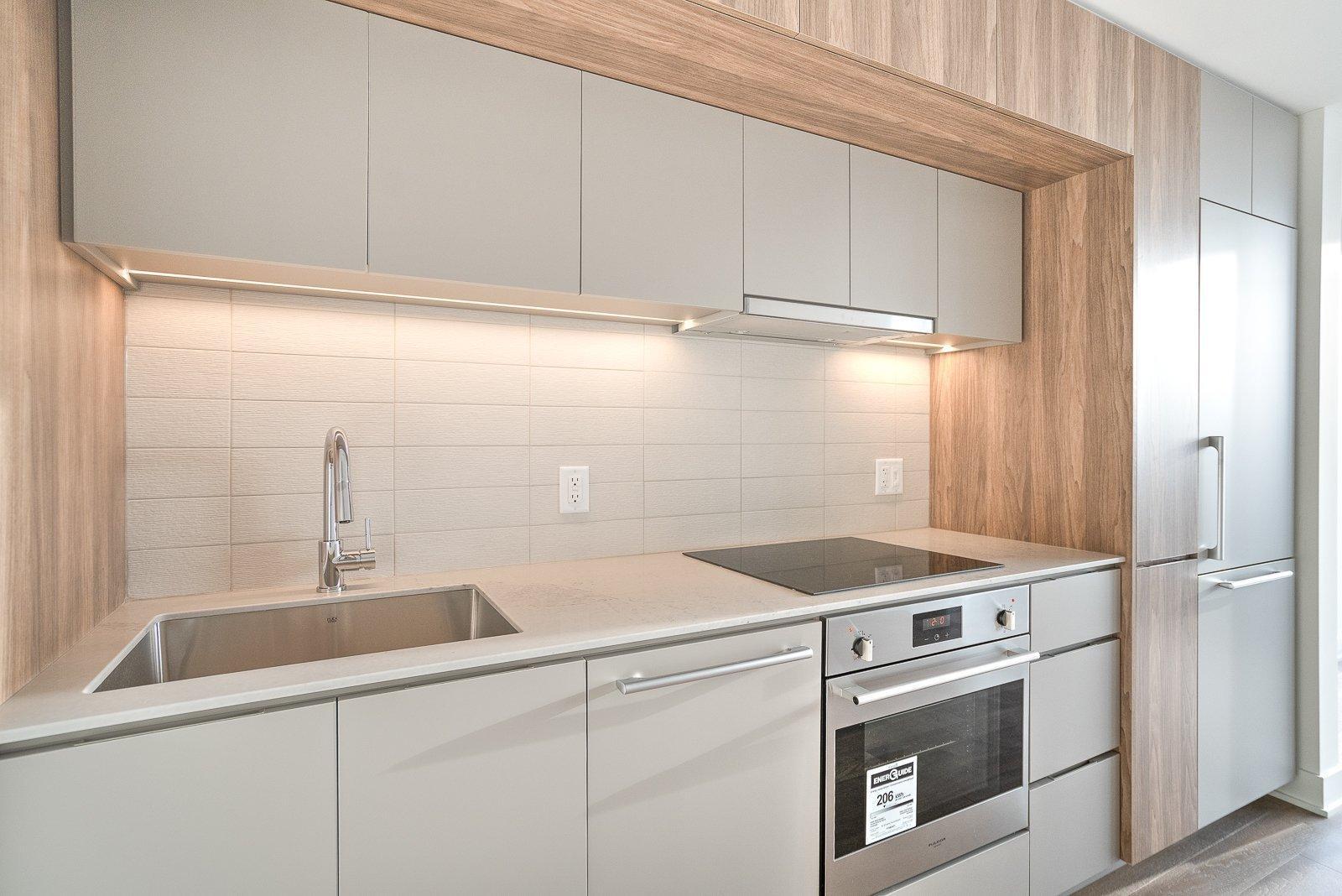 









1288


Rue St-Antoine O.

, 2611,
Montréal (Ville-Marie),




QC
H3C0X6

