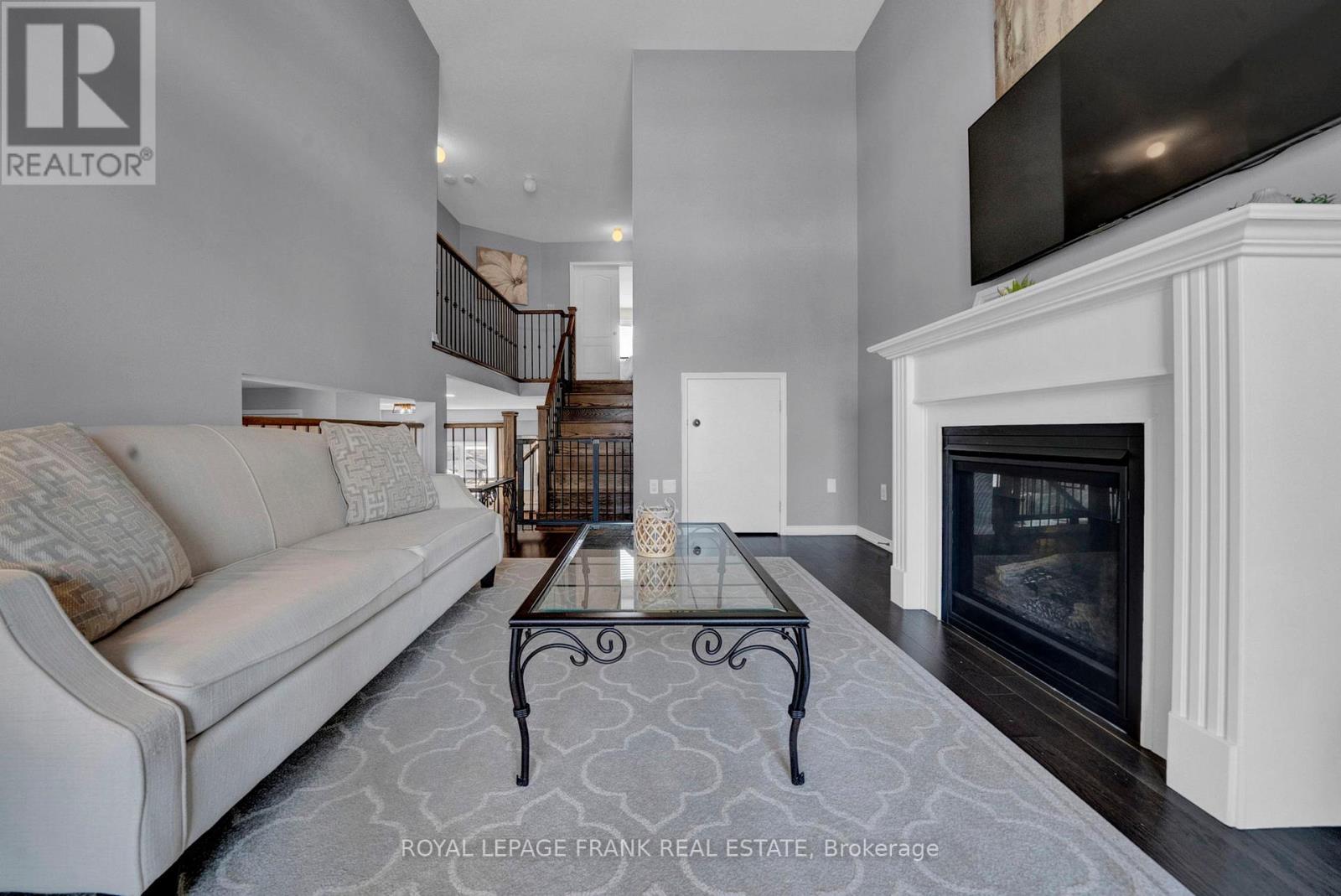 












19 JACK ROACH STREET

,
Clarington (Bowmanville),




Ontario
L1C0S8

