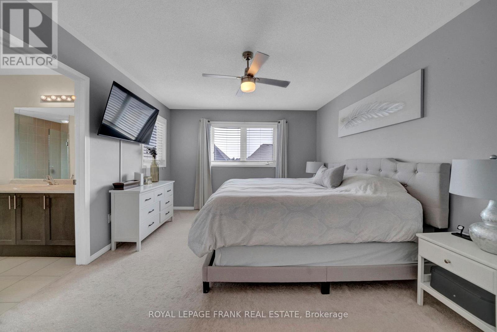 












19 JACK ROACH STREET

,
Clarington (Bowmanville),




Ontario
L1C0S8

