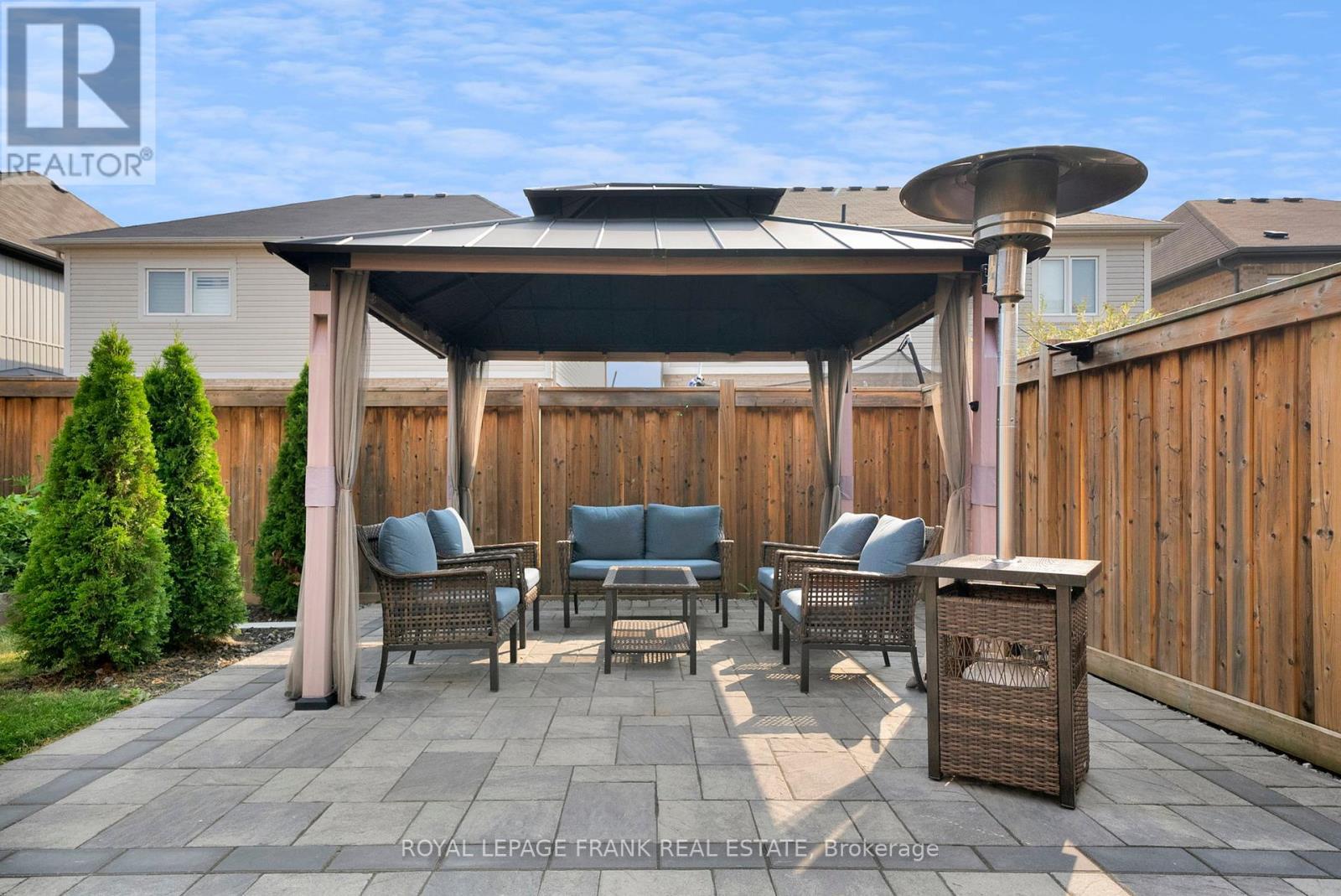 












19 JACK ROACH STREET

,
Clarington (Bowmanville),




Ontario
L1C0S8

